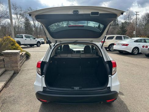 Used 2021 Honda HR-V LX image 6