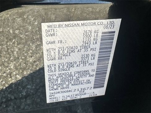 Used 2024 Nissan Pathfinder Platinum w/ Black Appearance Package image 33