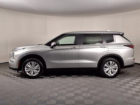 New 2026 Mitsubishi Outlander ES image 4