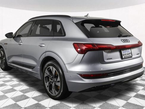Used 2022 Audi e-tron Premium w/ Convenience Plus Package image 22
