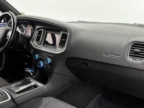 Used 2022 Dodge Charger SXT image 33