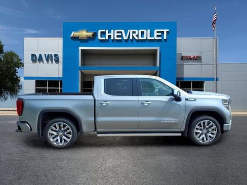 Used 2024 GMC Sierra 1500 Denali AWD/4WD image 2