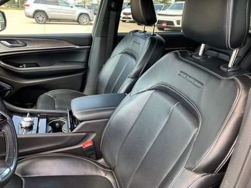 Certified 2022 Jeep Grand Cherokee L Overland AWD/4WD image 12