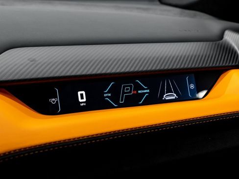 Used 2024 Lamborghini Revuelto image 20