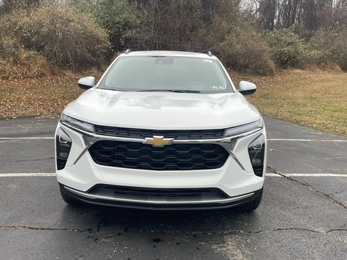 Used 2026 Chevrolet Trax LT image 8