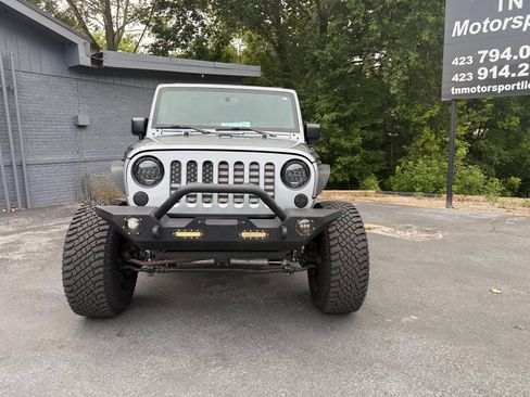 Used 2018 Jeep Wrangler Unlimited Sahara AWD/4WD image 70