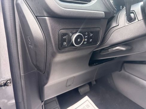 Used 2025 Ford Escape SE image 18