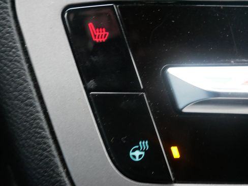 Used 2023 Ford Explorer XLT w/ Equipment Group 202A image 30