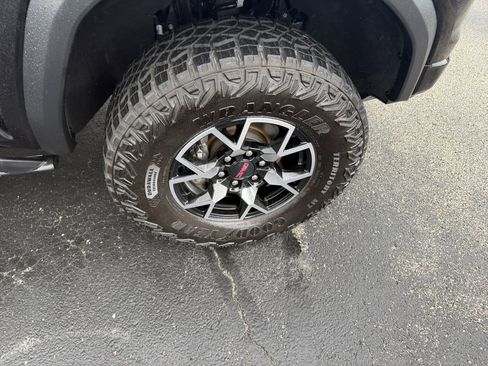 Certified 2024 GMC Canyon AT4X AWD/4WD image 30