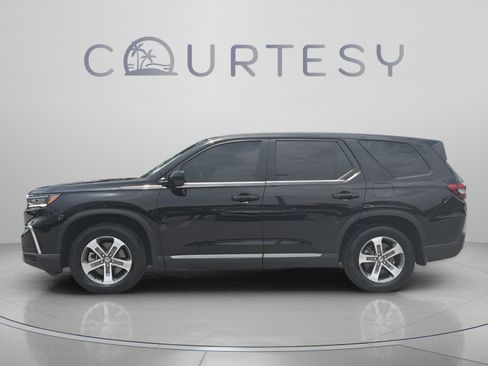 Certified 2025 Honda Pilot EX-L image 4