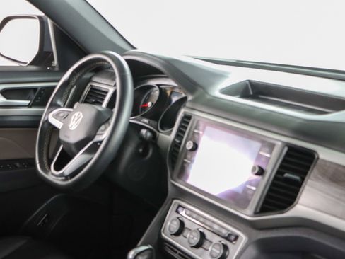 Used 2021 Volkswagen Atlas Cross Sport SE image 26