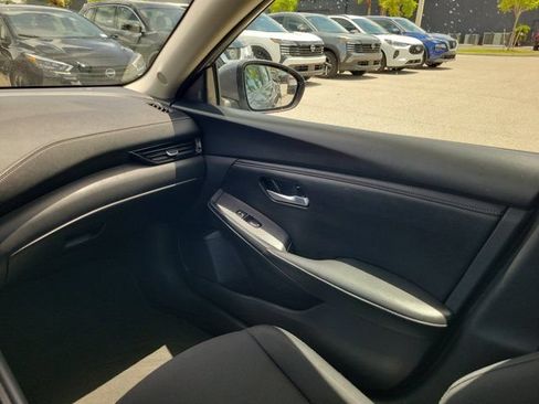 Certified 2024 Nissan Sentra SV FWD image 14