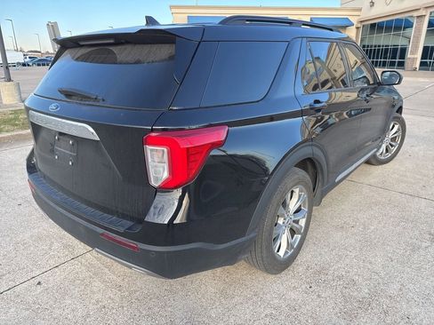 Used 2024 Ford Explorer XLT w/ Equipment Group 202A image 11