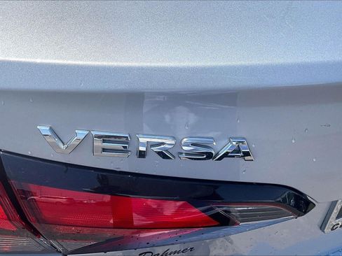 Used 2025 Nissan Versa SV FWD image 30