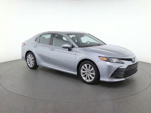 Used 2023 Toyota Camry LE FWD image 2