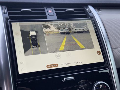 Used 2023 Land Rover Discovery S R-Dynamic image 23