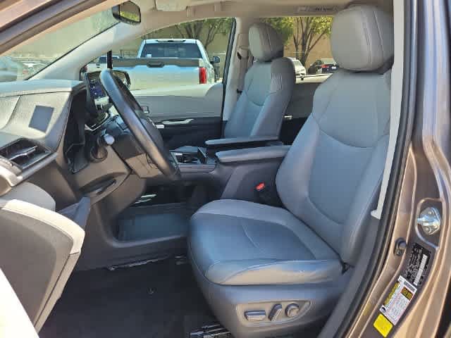 Used 2021 Toyota Sienna XLE FWD image 14