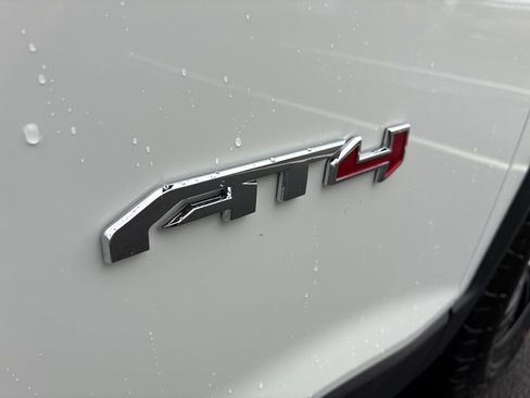 Used 2023 GMC Acadia AT4 image 34