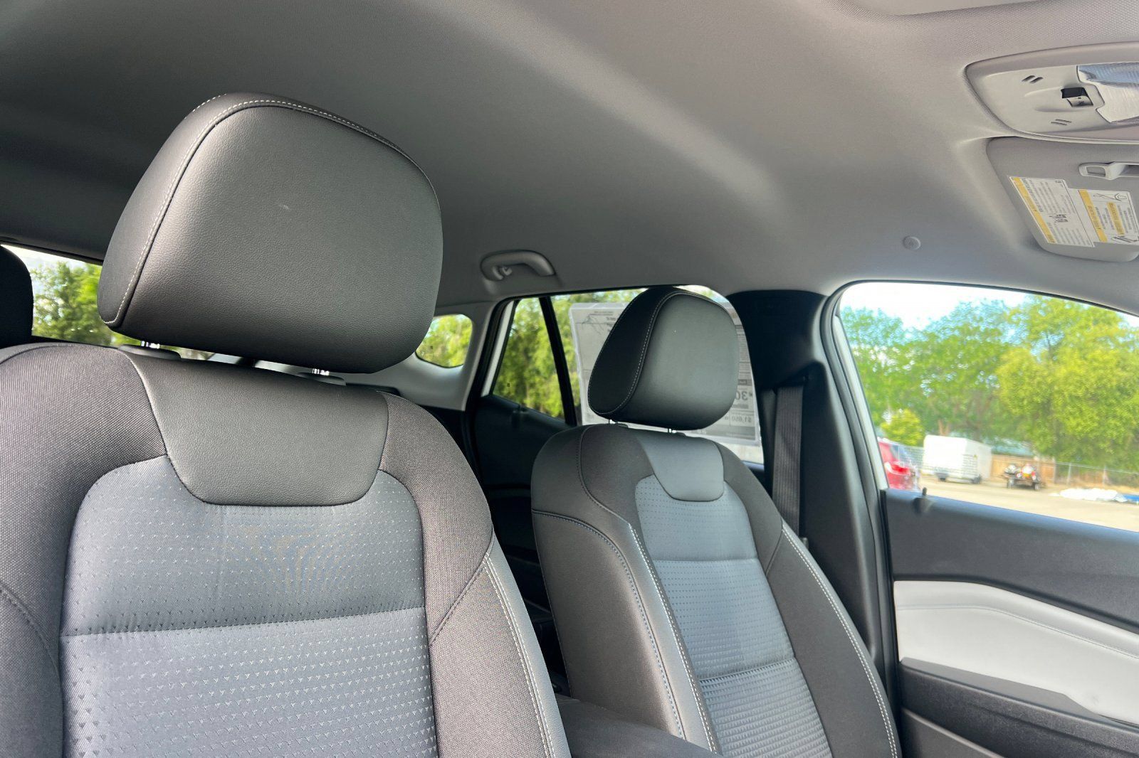 New 2026 Chevrolet Trax LT w/ LT Convenience Package FWD image 14