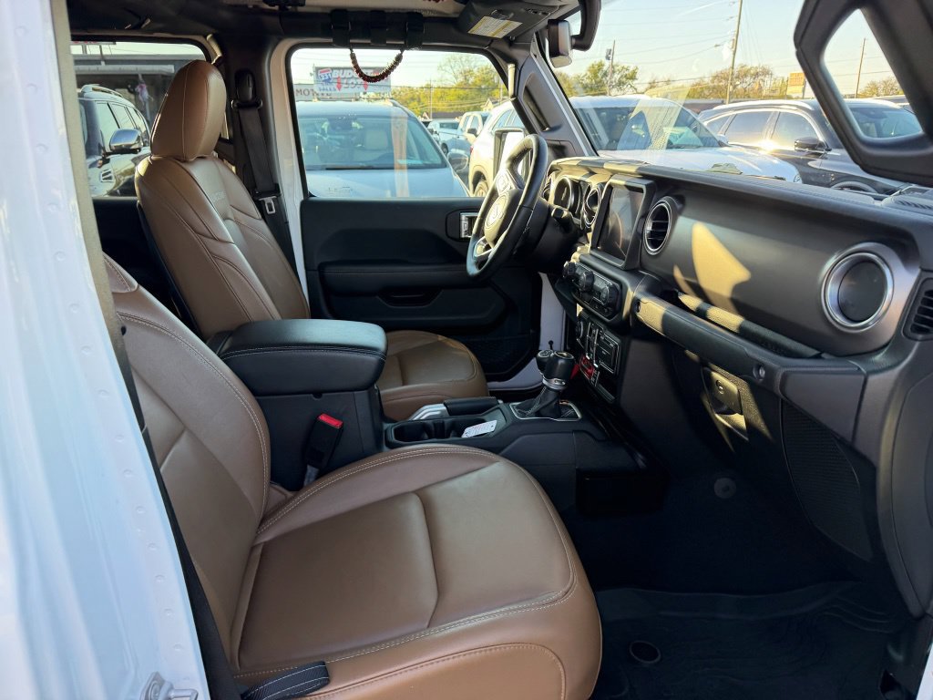 Used 2021 Jeep Gladiator Rubicon AWD/4WD image 16