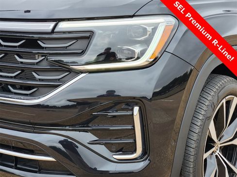Used 2025 Volkswagen Atlas SEL Premium R-Line image 8