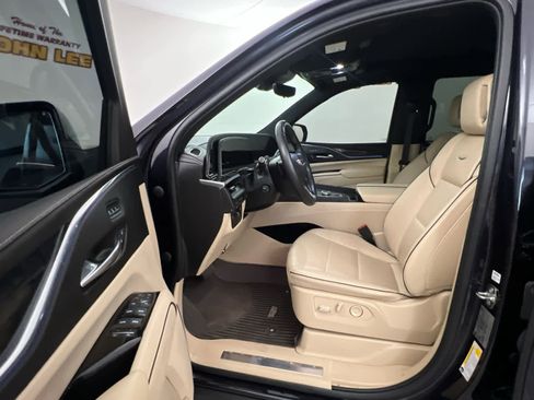 Used 2022 Cadillac Escalade Premium Luxury w/ Performance Package AWD/4WD image 14