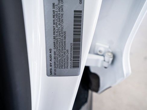 Used 2024 Audi e-tron GT Prestige image 66