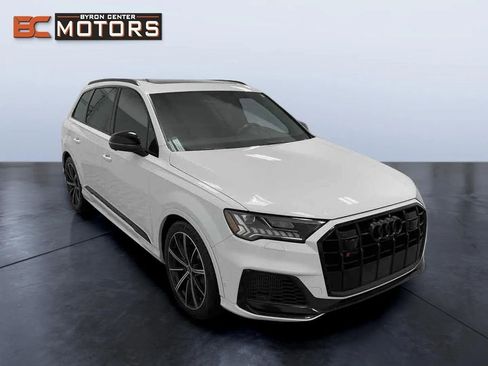 Used 2021 Audi SQ7 Premium Plus w/ Driver Assistance Package image 9