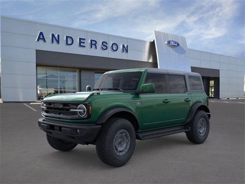 New 2025 Ford Bronco Outer Banks w/ Sasquatch Package image 1