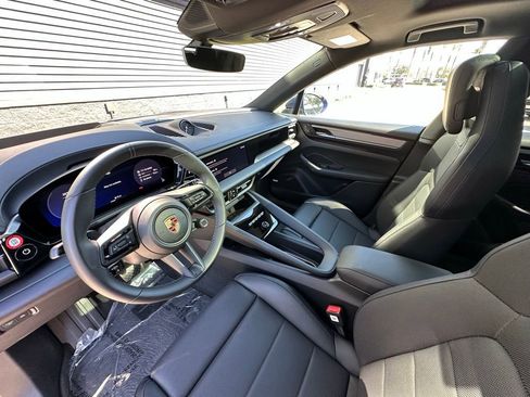Used 2024 Porsche Macan 4 Electric AWD/4WD image 4