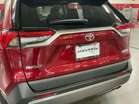 Certified 2021 Toyota RAV4 Limited FWD image 23