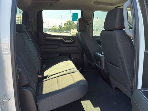 Used 2024 Chevrolet Silverado 1500 RST w/ Z71 Off-Road Package AWD/4WD image 11