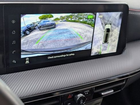 Used 2025 Nissan Kicks SR image 24