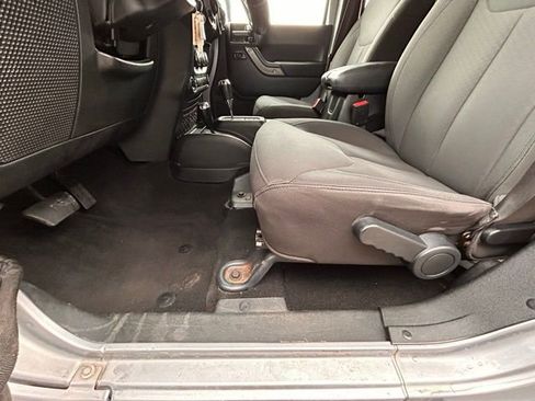 Used 2018 Jeep Wrangler Unlimited Sport S AWD/4WD image 23