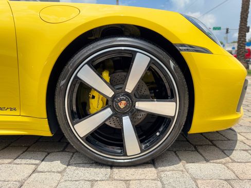 Used 2022 Porsche 911 Carrera RWD image 23