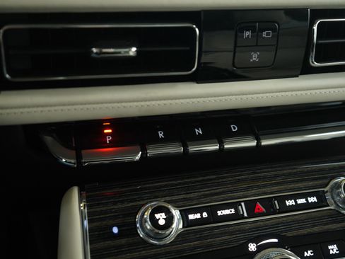 Used 2024 Lincoln Aviator Black Label image 28