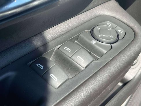 Used 2023 GMC Terrain SLT AWD/4WD image 19