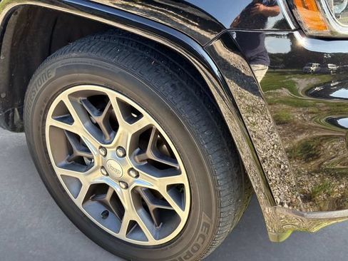 Used 2018 Jeep Grand Cherokee Limited AWD/4WD image 5