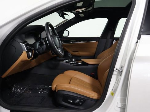Used 2022 BMW 530i w/ Convenience Package image 10