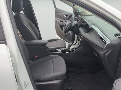 Used 2024 Buick Encore GX Preferred w/ Comfort Package FWD image 18