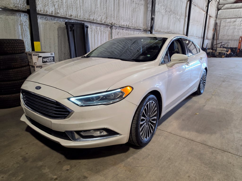 Used 2017 Ford Fusion SE w/ Fusion SE Technology Package FWD image 1
