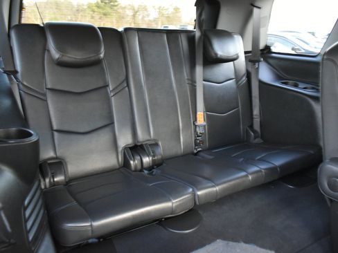Used 2018 Cadillac Escalade Premium Luxury image 28