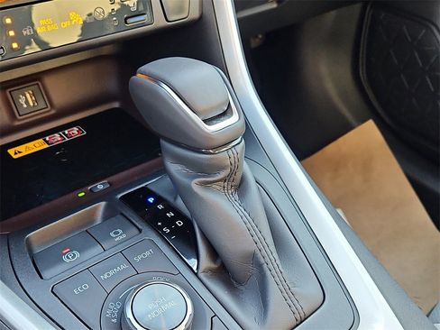 New 2025 Toyota RAV4 Limited image 21