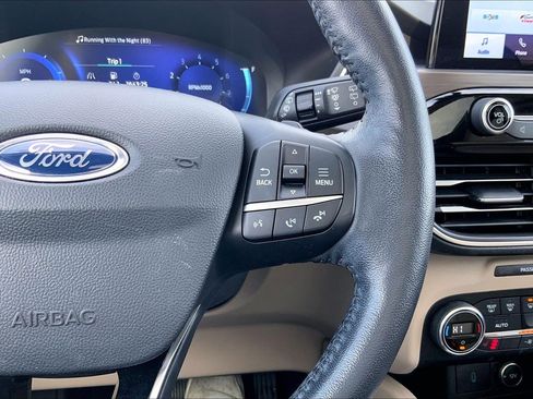 Used 2020 Ford Escape Titanium image 22