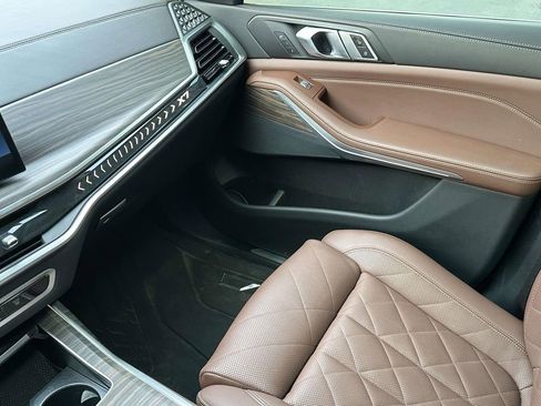 Used 2023 BMW X7 xDrive40i w/ Parking Assistance Package image 29