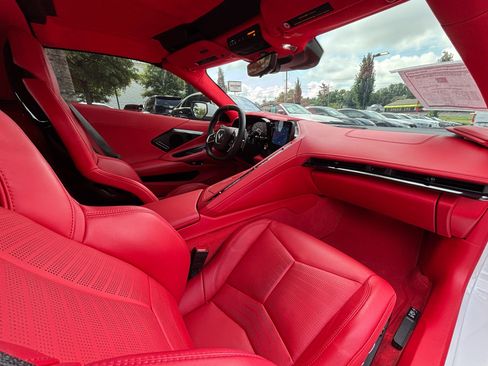 Used 2024 Chevrolet Corvette Stingray Premium Cpe w/ Z51 Performance Package RWD image 17