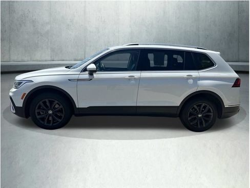 Used 2024 Volkswagen Tiguan SE AWD/4WD image 2
