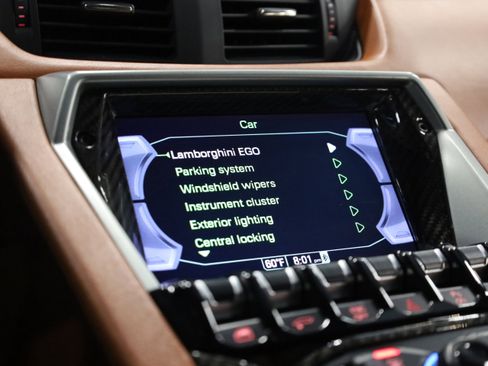 Used 2018 Lamborghini Aventador S image 25