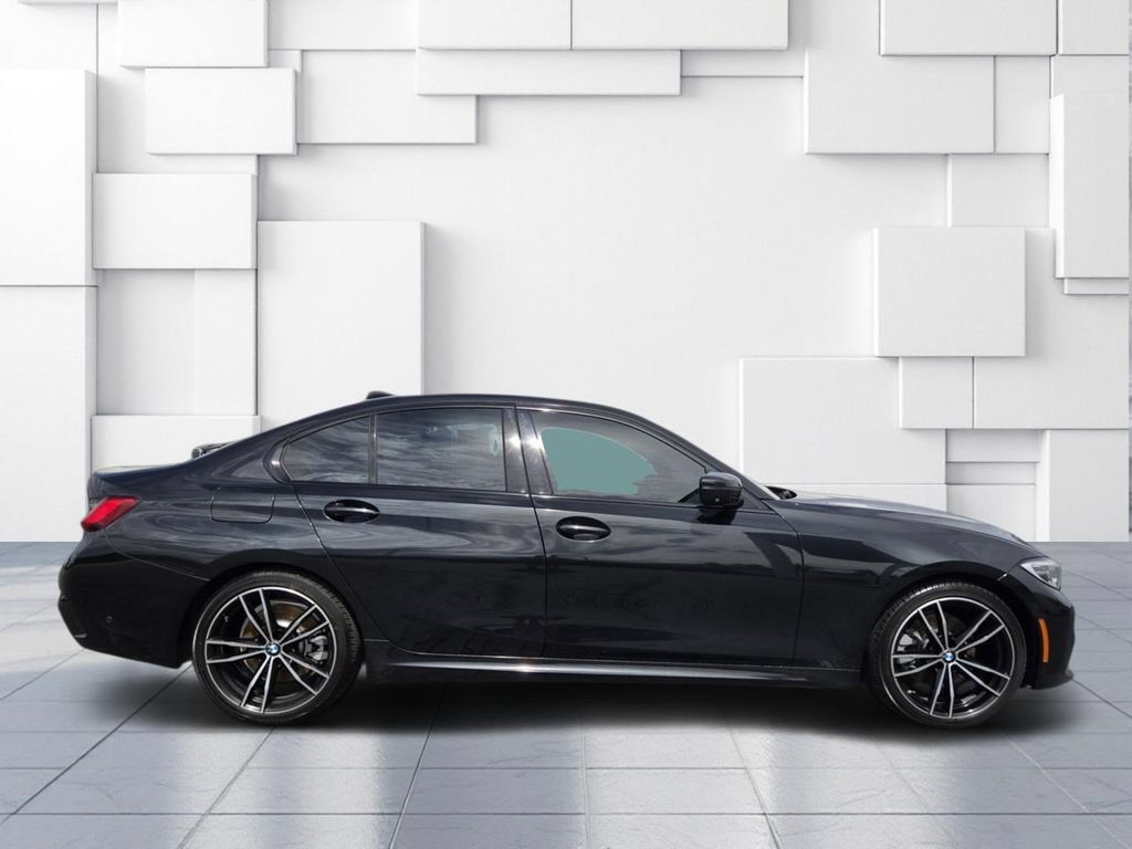 Used 2020 BMW 330i xDrive Sedan w/ M Sport Package AWD/4WD image 4