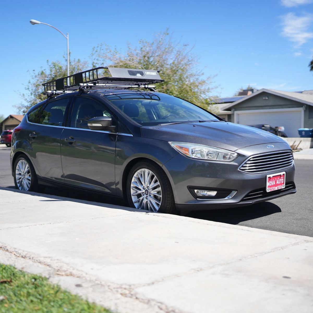 Used 2015 Ford Focus Titanium FWD image 17